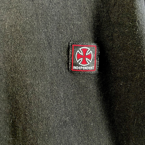 Independent tee - Picture 2 of 5